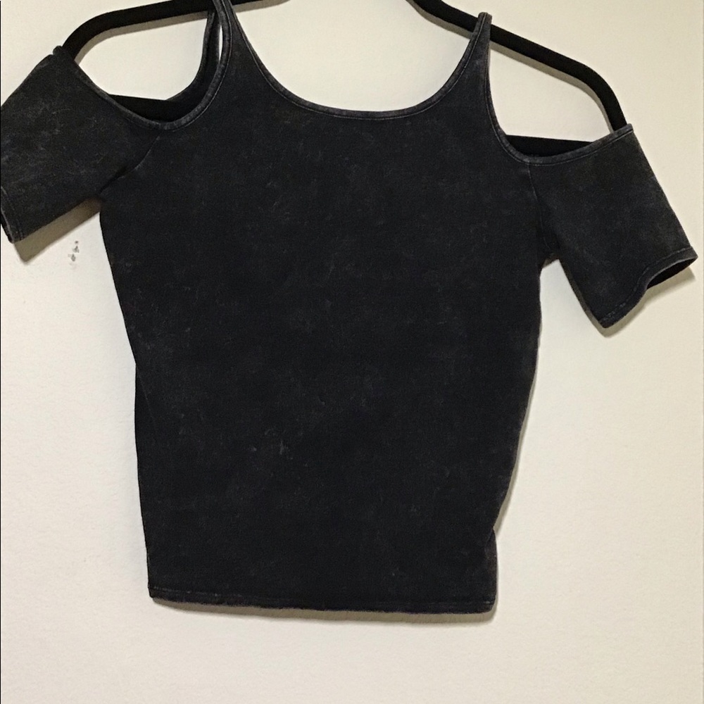 no shoulder crop top